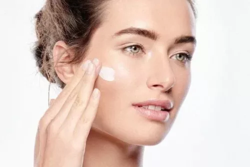 Eucerin AQUAporin Active hidratáló arckrém száraz/érzékeny bőrre (50ml)