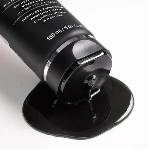 Apivita Arc- és szemkörnyéktisztító Black Detox (150ml)