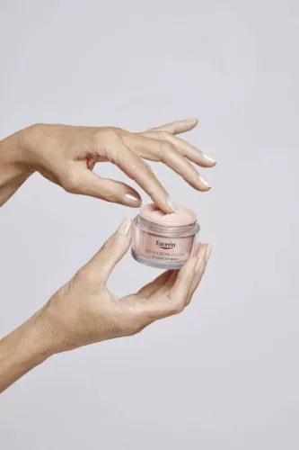 Eucerin Hyaluron-Filler + Elasticity Bőrtömörséget regeneráló nappali arckrém Rose SPF30 (50ml)