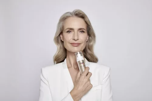 Eucerin Hyaluron-Filler + Elasticity Bőrtömörséget regeneráló nappali arckrém Rose SPF30 (50ml)