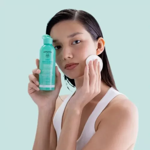 APIVITA Just Bee Clear pórusösszehúzó mélytisztító lotion zsíros, pattanásokra hajlamos bőrre (200ml)