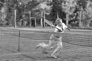 Szent-Györgyi Albert teniszezés közben
